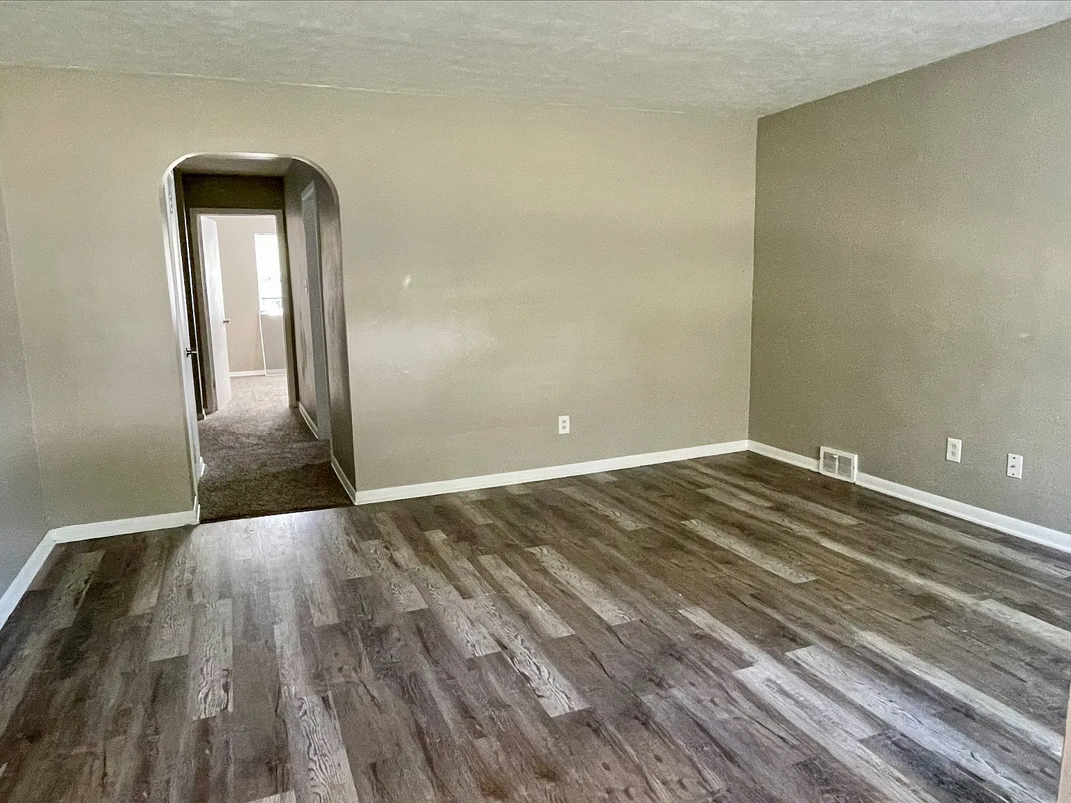 3 bed, 1044 sqft, $1,295 — Photo 3