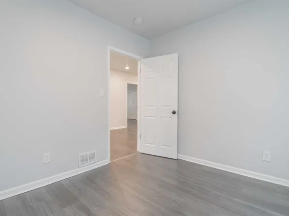 1006 Greenway St, La Porte, IN 46350