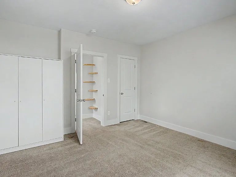 1230 N Logan St — Photo 37