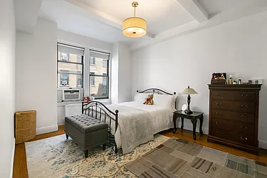 Rented by Warburg