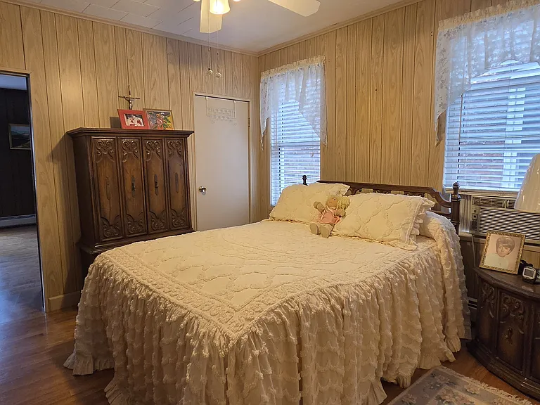 135 Cottage St #3 — Photo 10