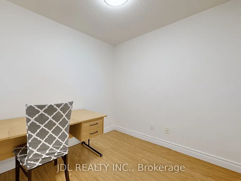 111 Elizabeth St #1037 — Photo 19