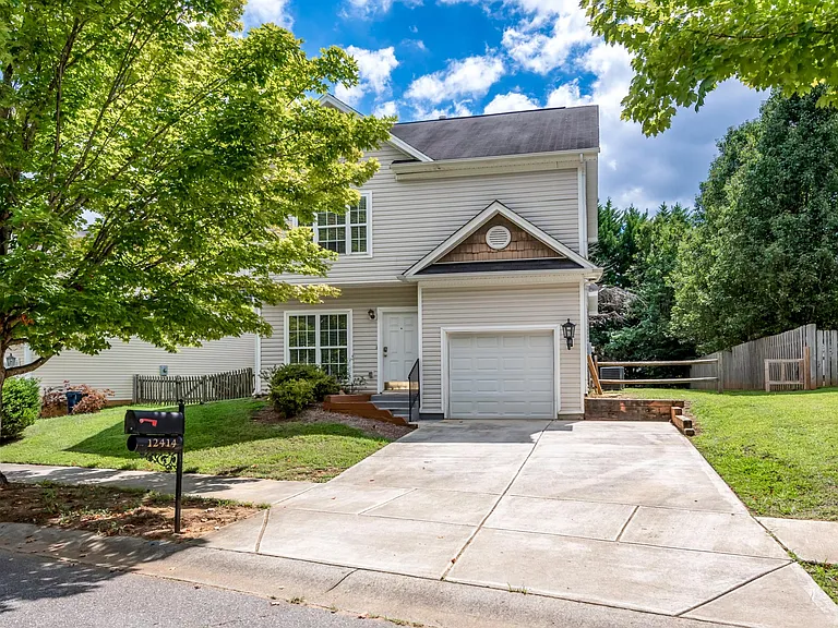 12414 Twelvetrees Ln — Photo 2