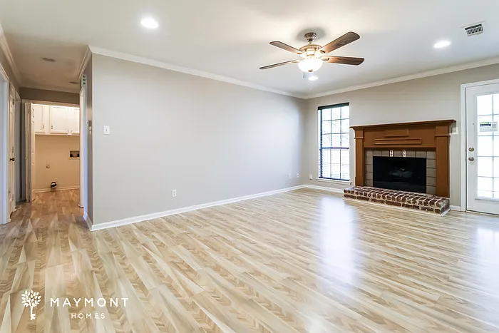 3 bed, 2.0 bath, 1252 sqft, $1,475 — Photo 3