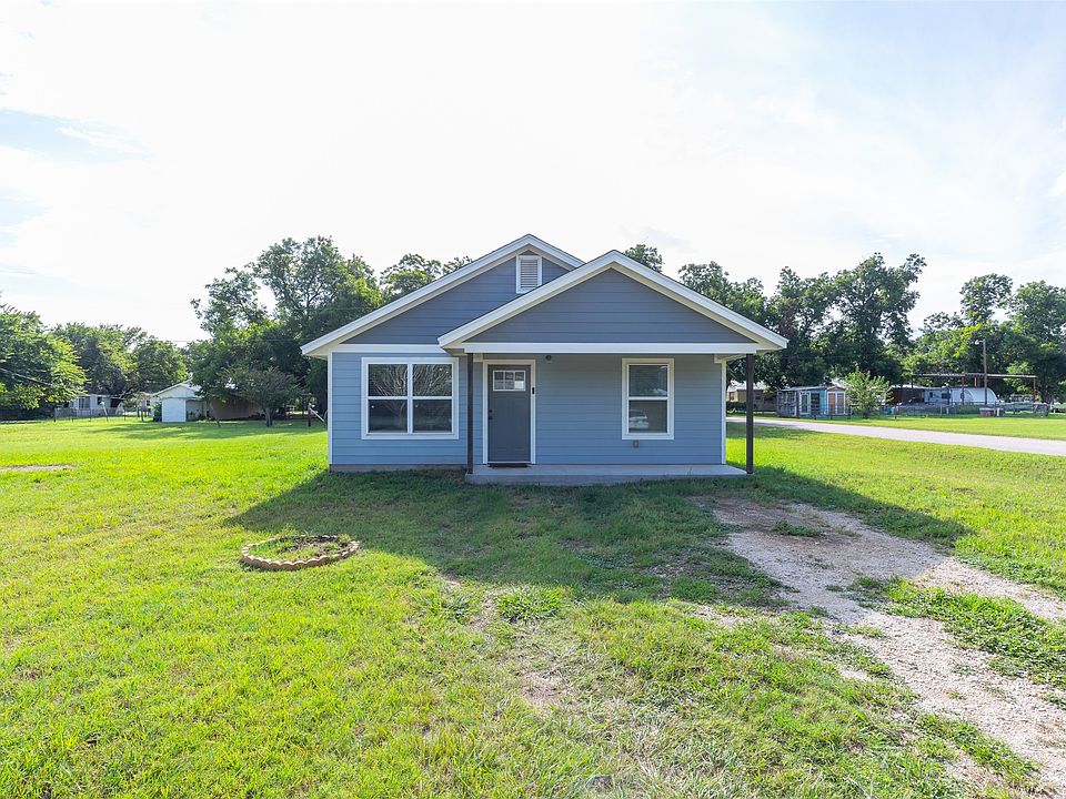 1st image of 202 Greenmeadow Ln