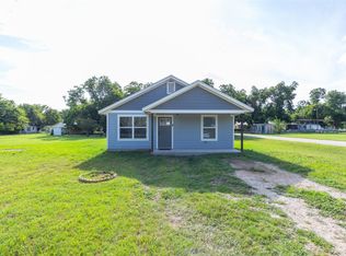 202 Greenmeadow Ln, Clyde, TX 79510