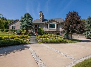 1835 Wicker Ln, Richfield, WI 53076