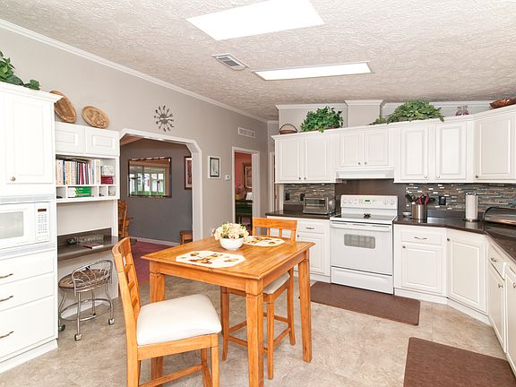 4th image of 311 Willow Way