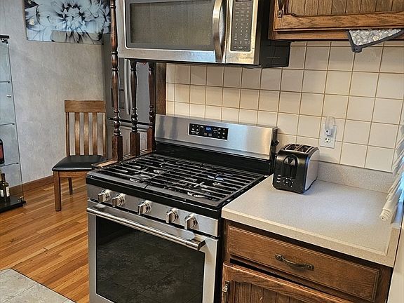 3rd image of 186 Ridge Rd