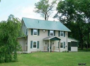 210 Cottage Dr, New Oxford, PA 17350