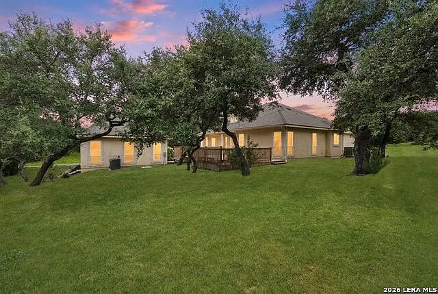 4 bed, 3.0 bath, 4275 sqft, $5,000 — Photo 2