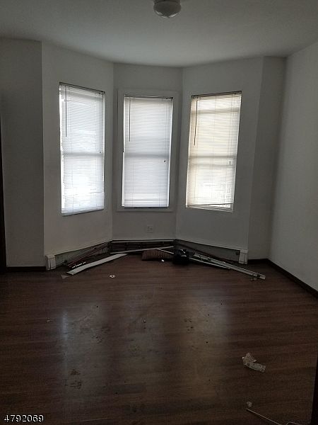 Building Photo 3