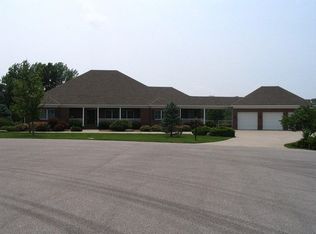 15 Putter Ln, Makanda, IL 62958