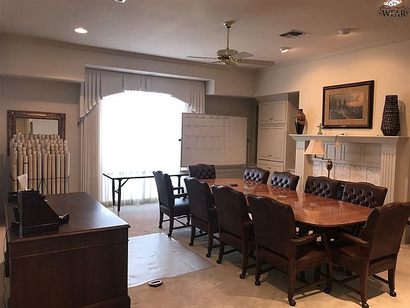 3rd image of 13 Hyde Park Ct