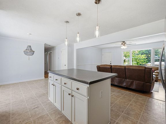 5th image of 408 Lakeside Dr