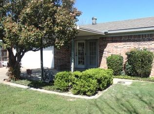 701 S 1st St, Hewitt, TX 76643