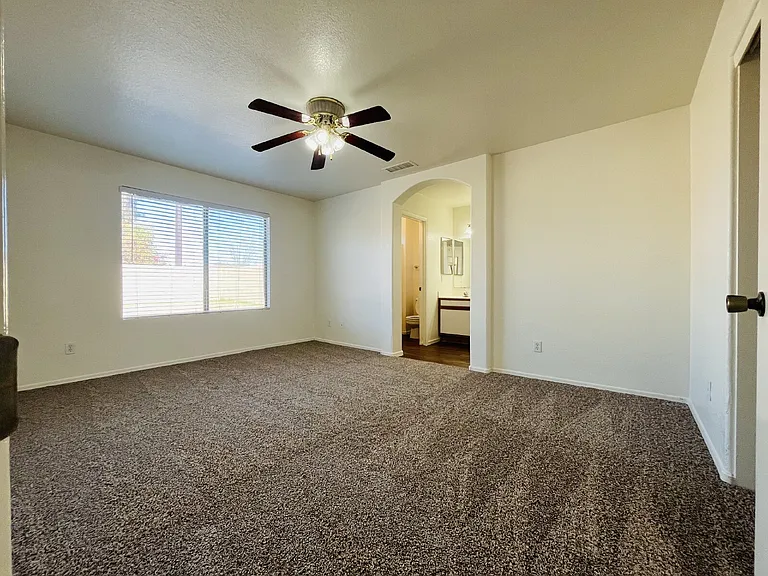 7332 N 70th Dr — Photo 10