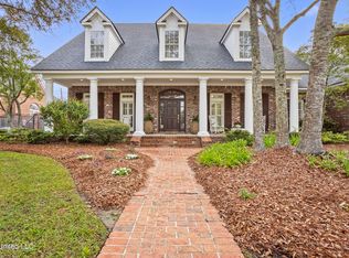 16 Lawrence Pl, Gulfport, MS 39507