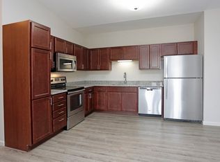 9390 Medicine Lake Rd #E85D140FF, Minneapolis, MN 55427