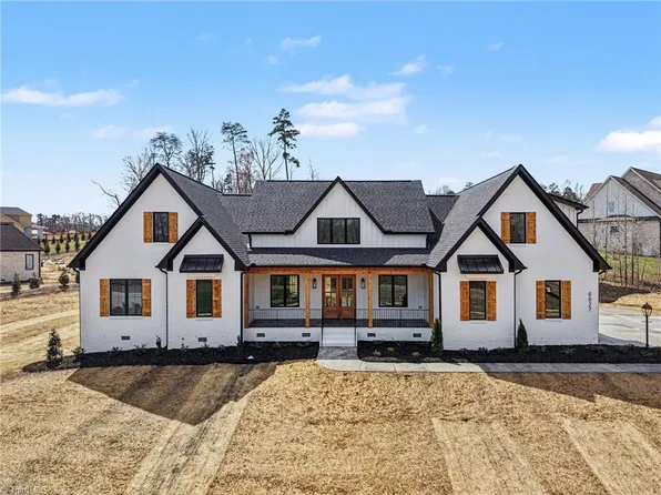 6827 Shields Dr, Oak Ridge, NC 27310