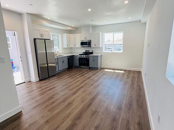 3rd image of 22324 Denker Ave