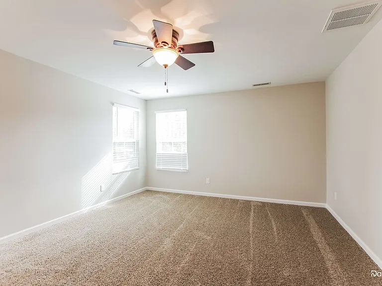 1639 Hooper Ct — Photo 14