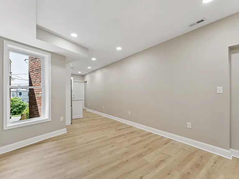 2440 McCulloh St — Photo 17
