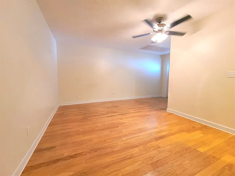 121 Fairfax Rd — Photo 16