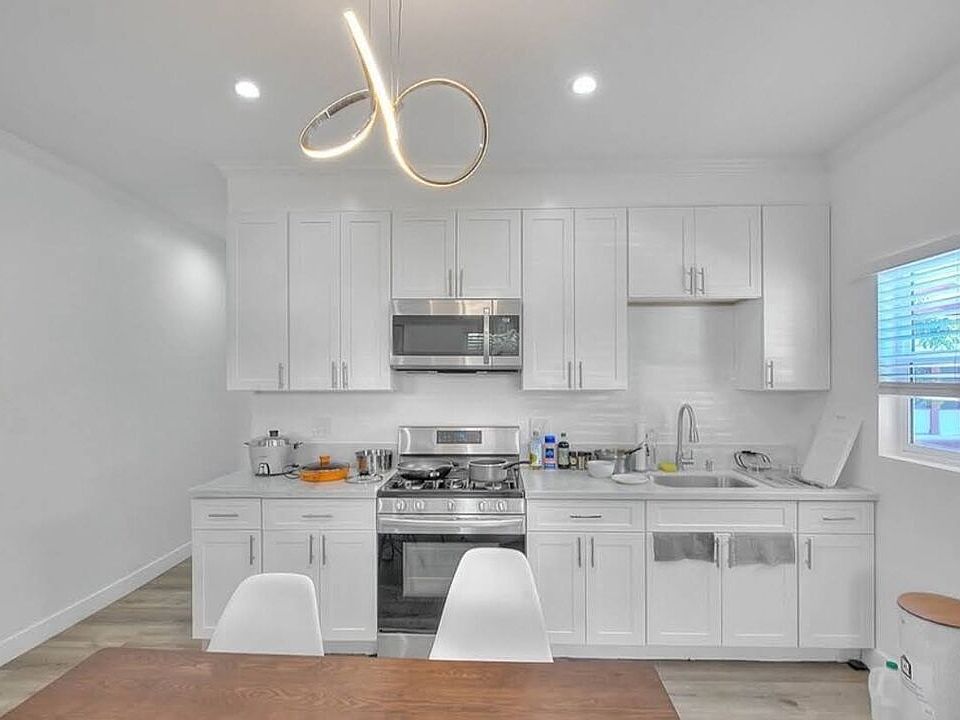 1st image of 2927 S Catalina St #2925