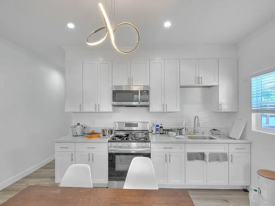 2927 S Catalina St #2925