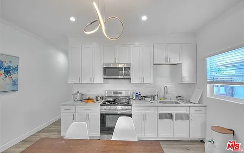 2927 S Catalina St #2925 Photo 1