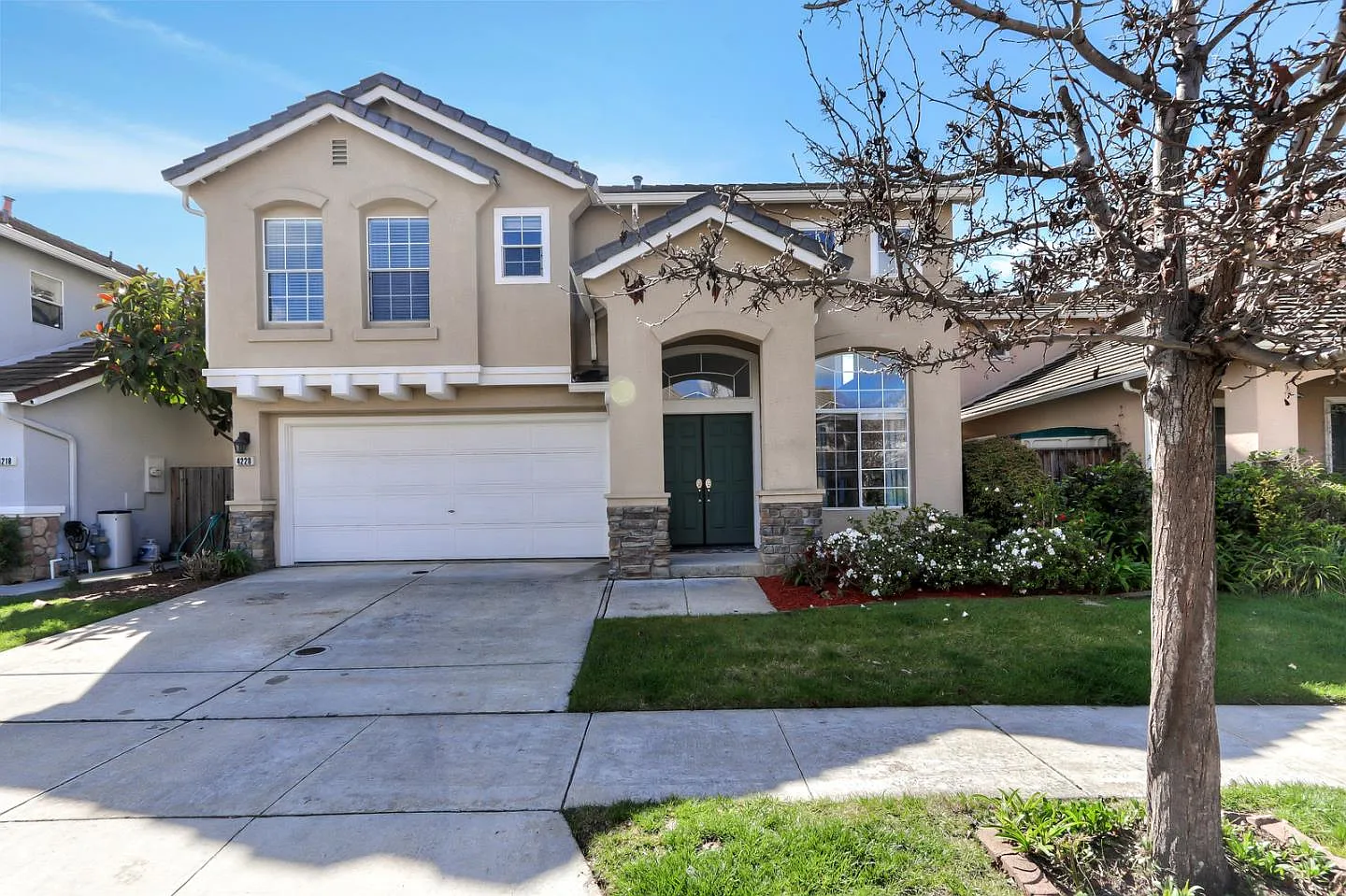 4220 Verdigris Cir photo 1