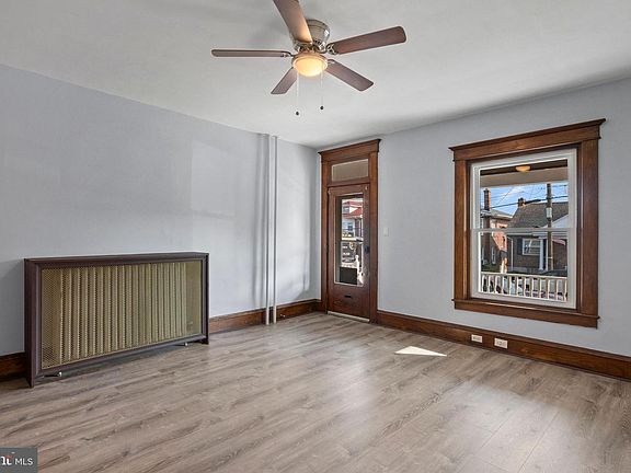 4th image of 122 Arlington St