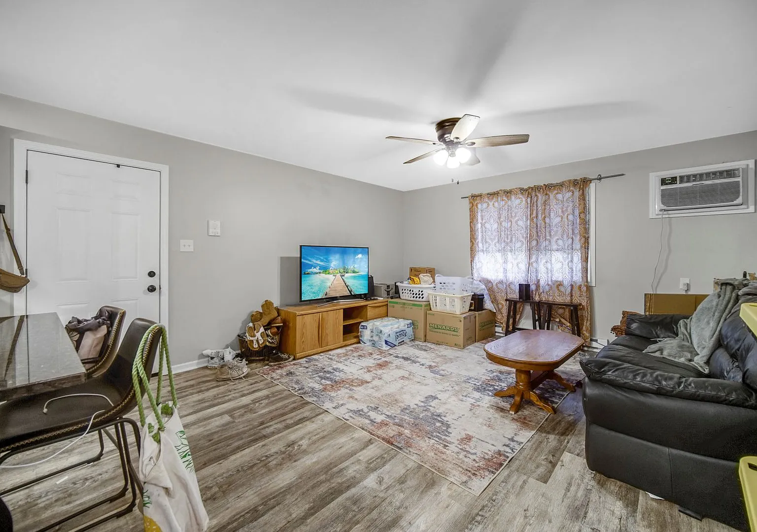 1 bed, 1.0 bath, 660 sqft, $1,295 — Photo 3