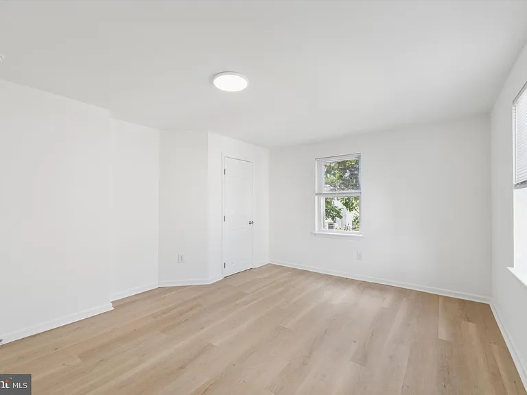1626 N 17th St #302 — Photo 2