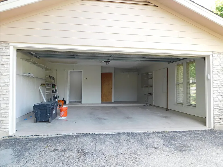 1006 Porpoise St — Photo 3