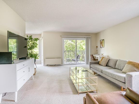 3rd image of 1824 Oak Creek Dr #310