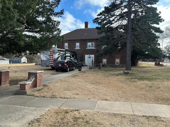 412 Main St, Bison, KS 67520
