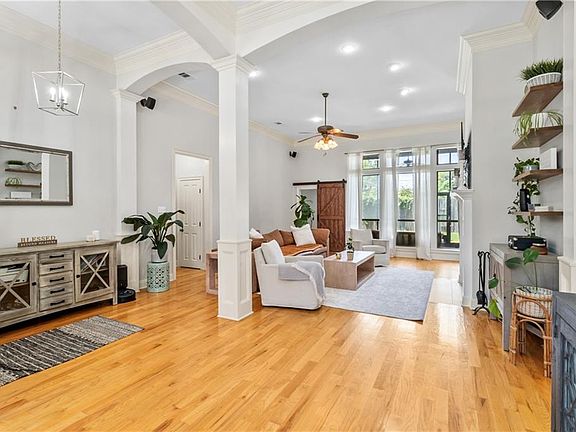 5th image of 601 Sweet Bay Dr