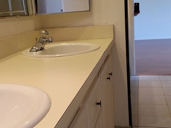 2nd image of 105 Ocean Cove Dr