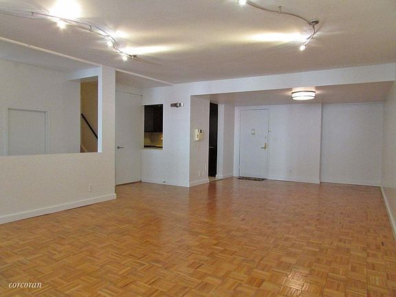 5th image of 2250 Broadway APT Me