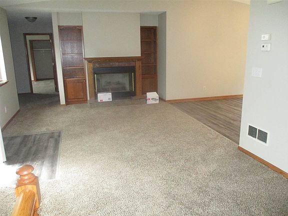 5th image of 921 West Ave