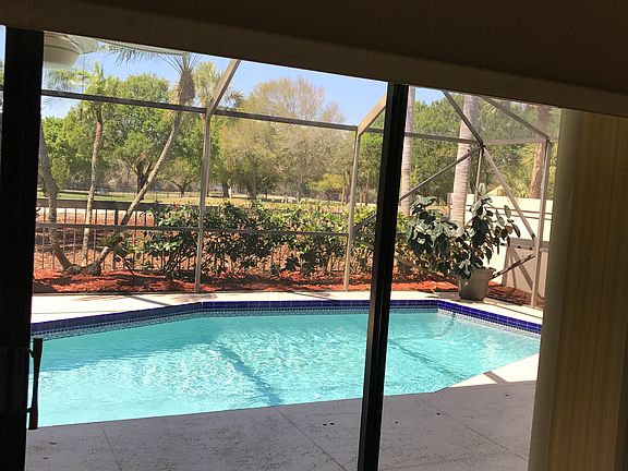 3rd image of 226 River Park Dr