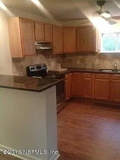 2 bed, 2.0 bath, 912 sqft, $1,200 — Photo 4