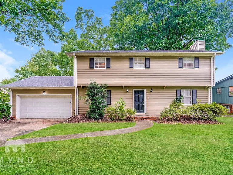 1438 Cabin Hill Rd — Photo 1