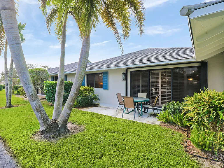706 Club Dr — Photo 16