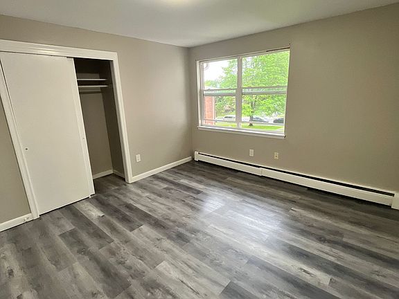 4th image of 98 Clinic Dr #204