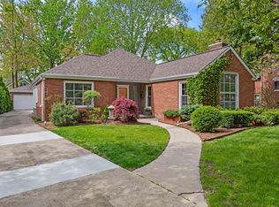 151 N Delaplaine Rd, Riverside, IL 60546