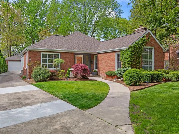 151 N Delaplaine Rd, Riverside, IL 60546