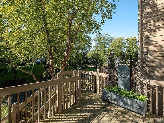 2nd image of 2565 Greenside Dr